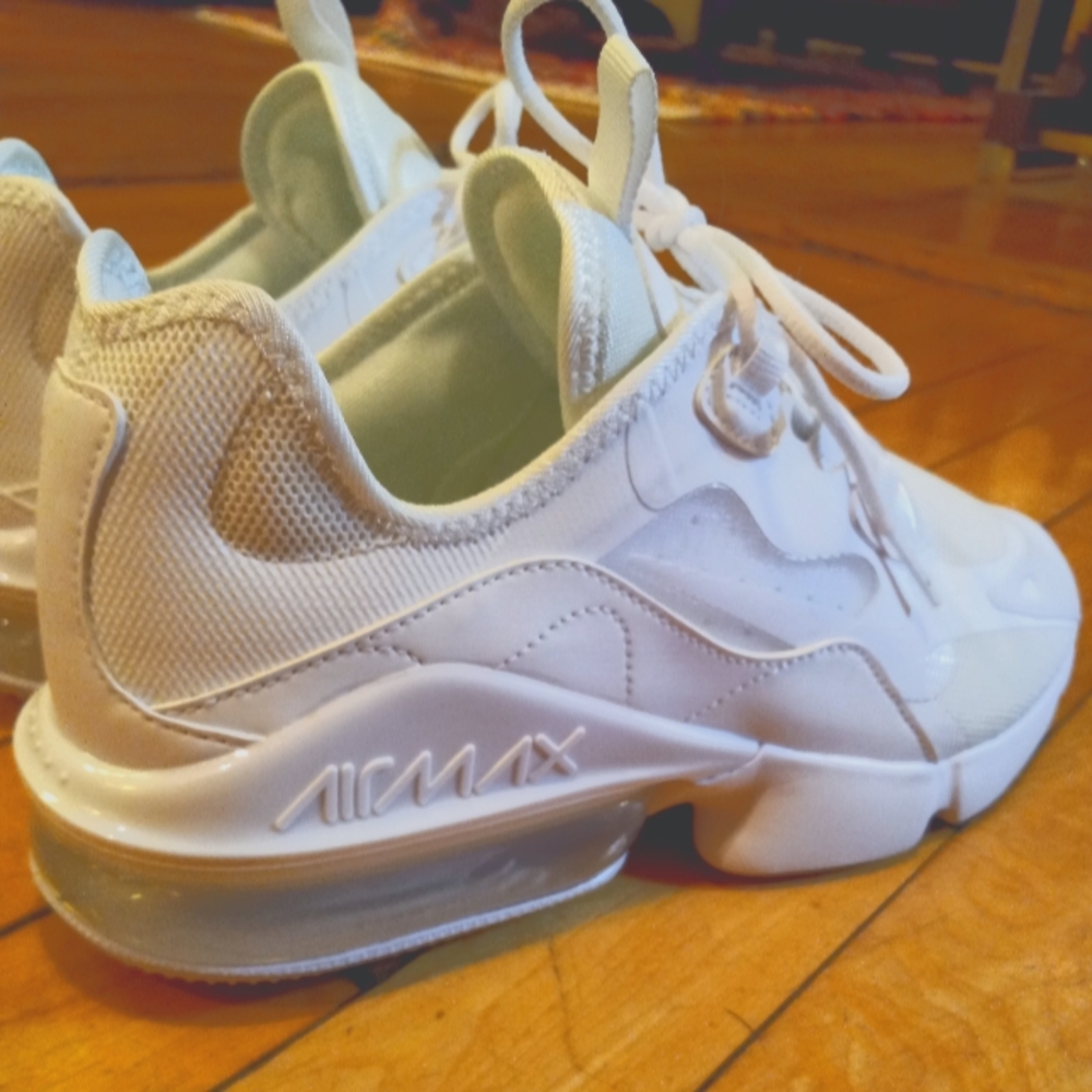 Nike Air Max Infinity 2 Sneakers, Size 9, White